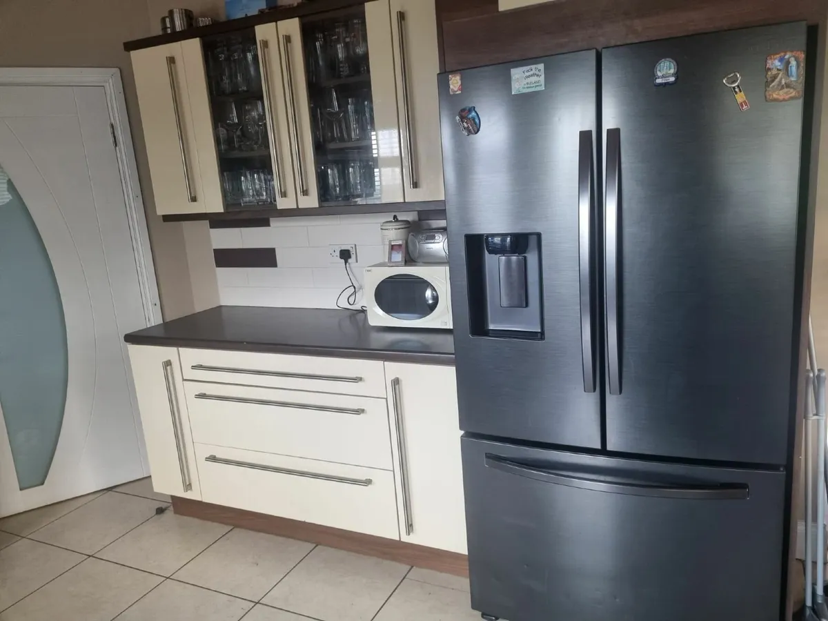 Kitchen cabinets - Image 4