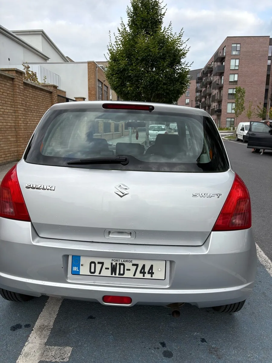Suzuki swift 2007 - Image 4