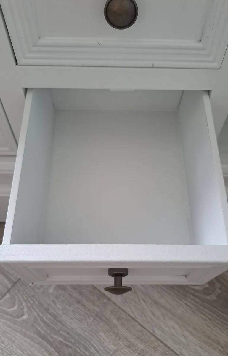 Shabby Chic Small Cabinet - Image 4