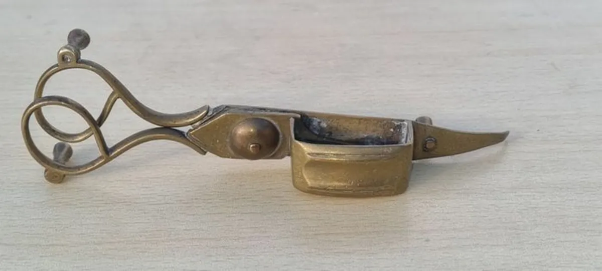 Vintage Antique Footed Brass Candle Scissors - Image 3