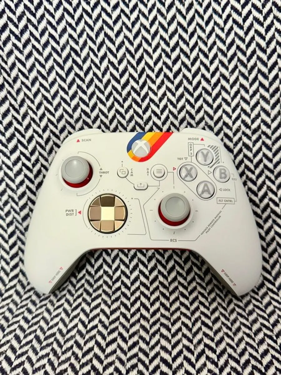 Xbox Series X 1TB Bundle 2 Controllers Starfield Controller & Official Headset Like New - Image 2