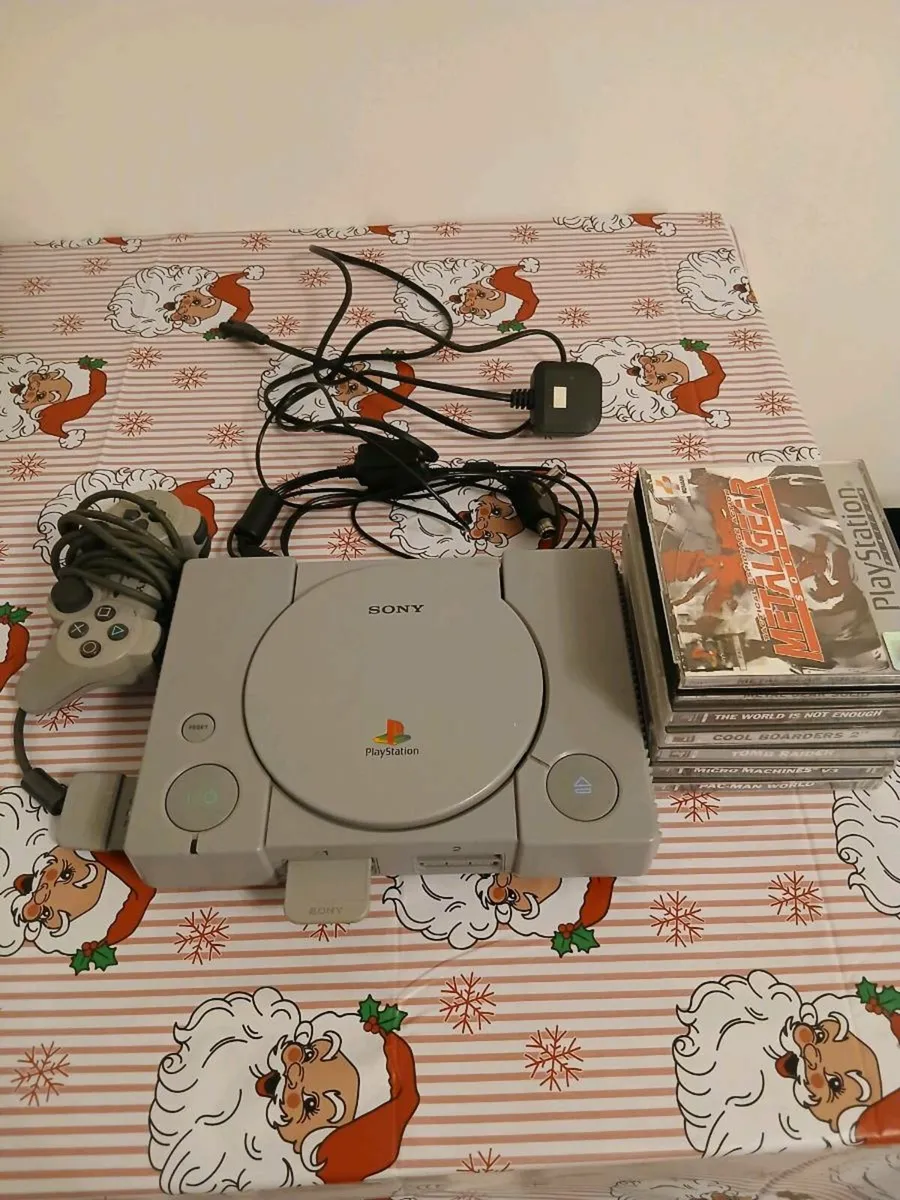 PlayStation 1 + 6 games - Image 1