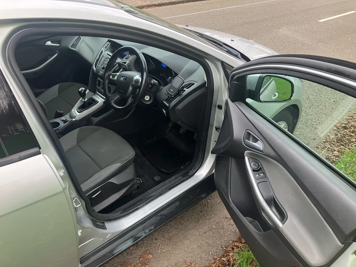Ford Focus 1.6 TDCI 95PS Edge (Silver) - Image 4