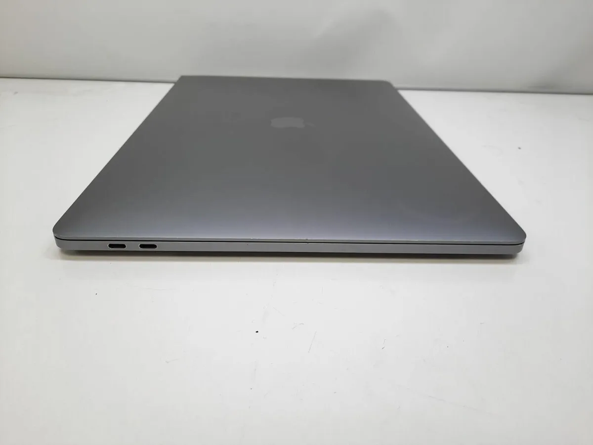 Apple 15" Macbook Pro i7 16GB RAM 2TB SSD A1707 - Image 4