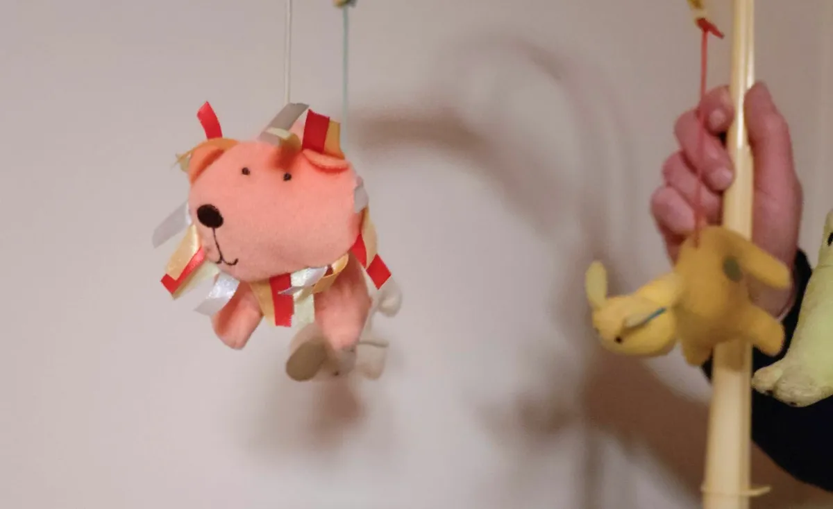 Toy for babies crib (used). - Image 3