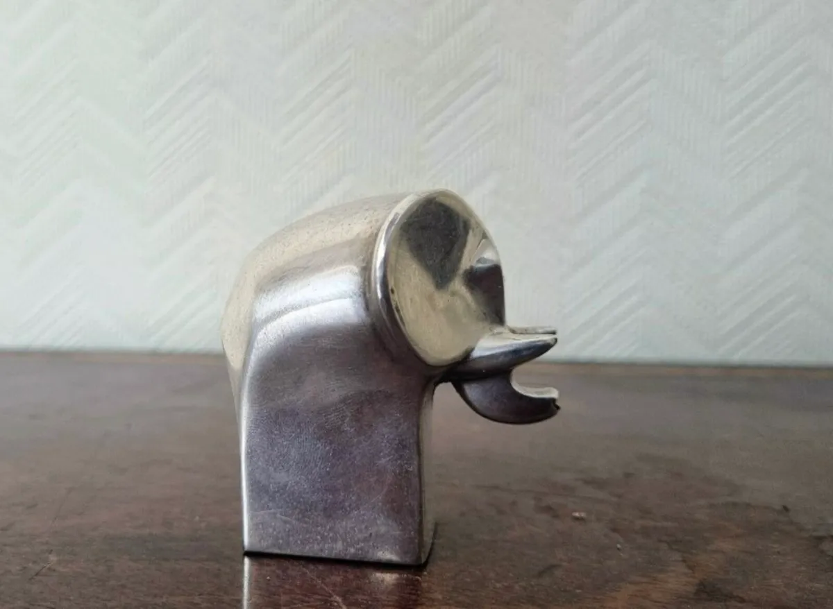 Dan's Design Elephant Paper weight - Image 3