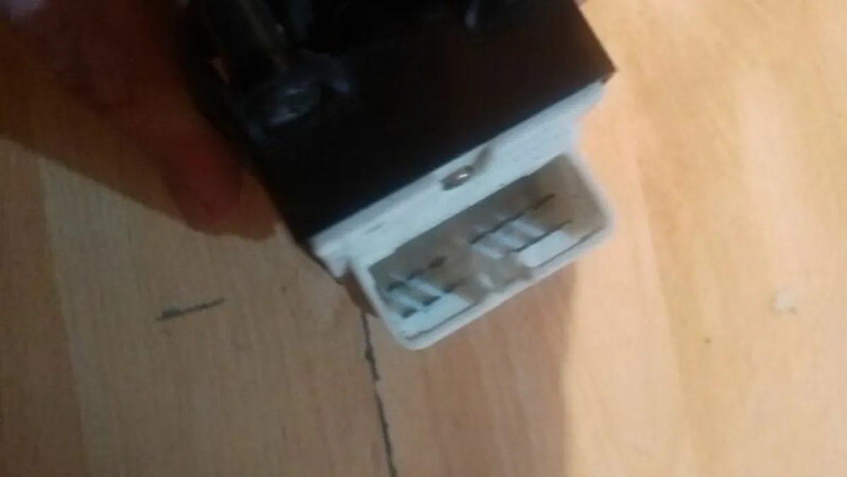 Toyota Corolla 97-02 Drivers Window Master Switch - Image 3