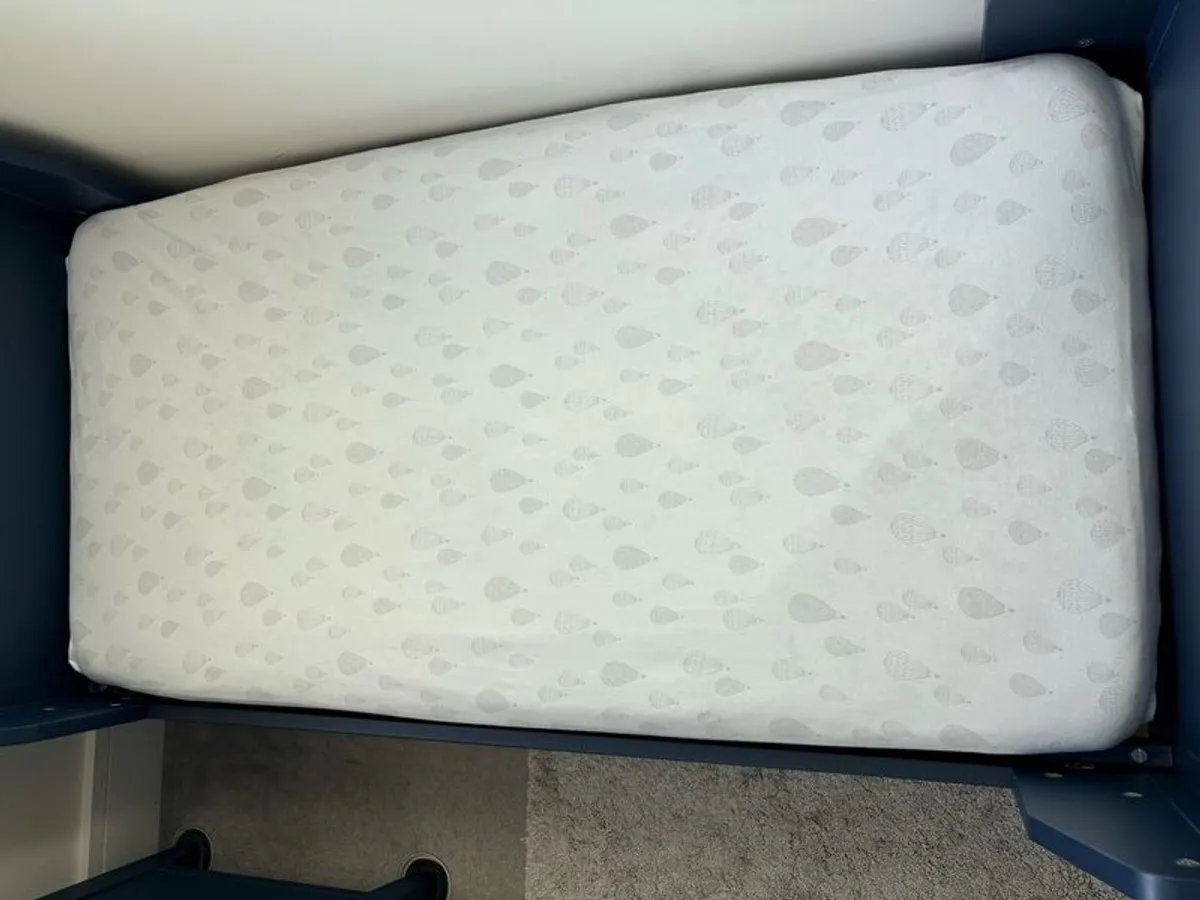 Mamas & Papas Cot - converts to toddler bed - Image 4