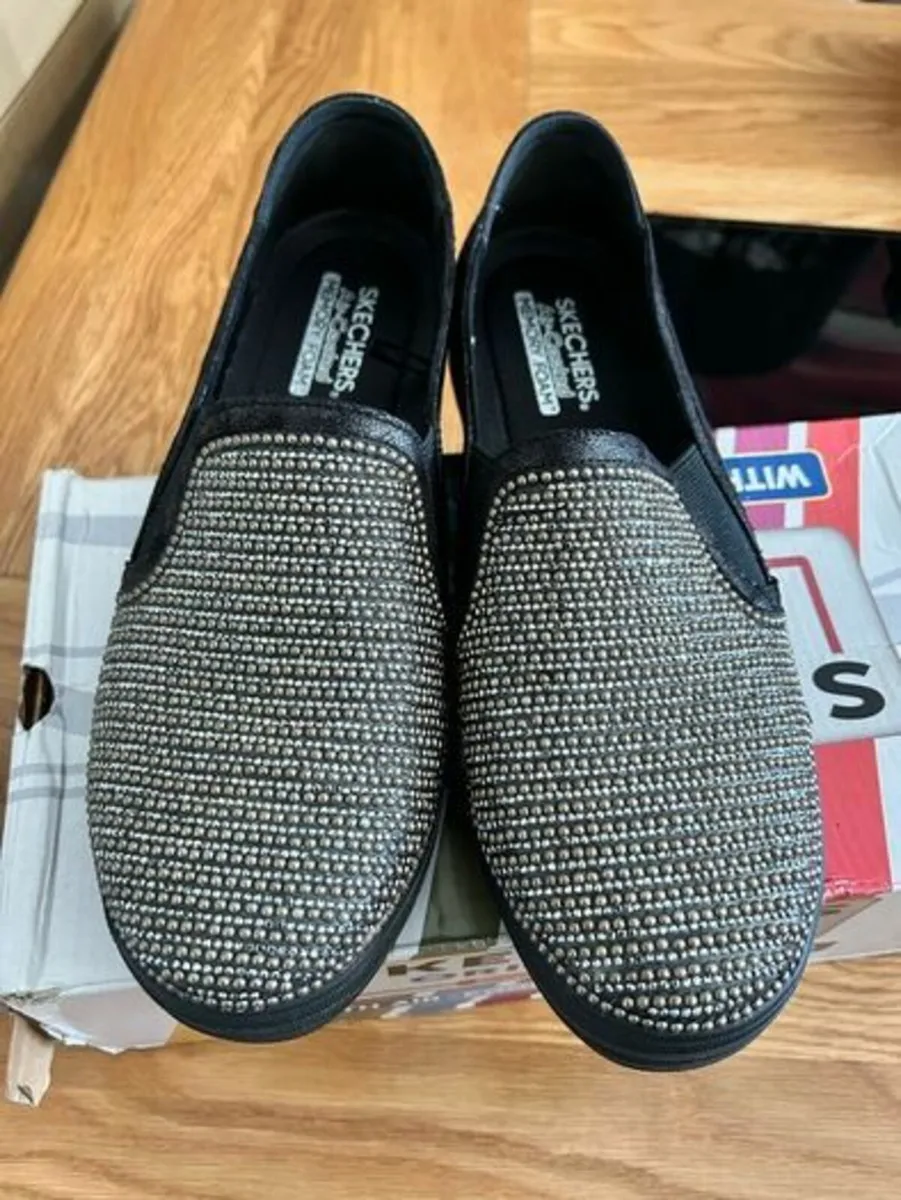 Sketchers womens memory foam shoes 40 eu 7UK New - Image 1