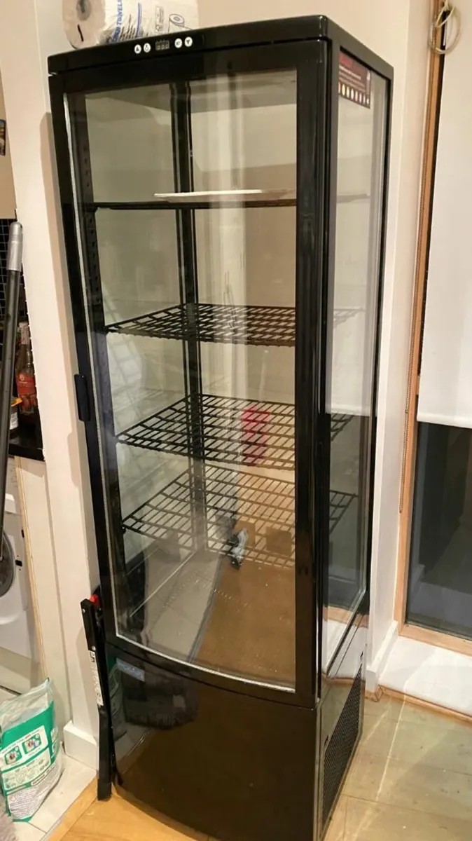 Cake Fridge, C-Series Curved Door Display - Image 1