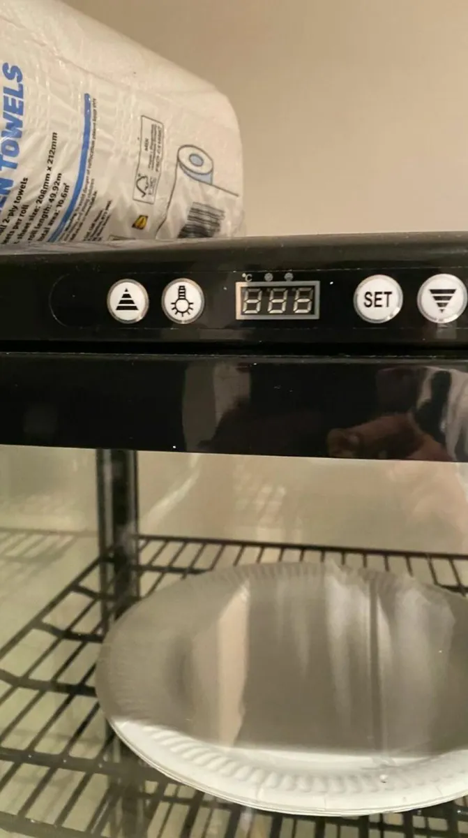 Cake Fridge, C-Series Curved Door Display - Image 4