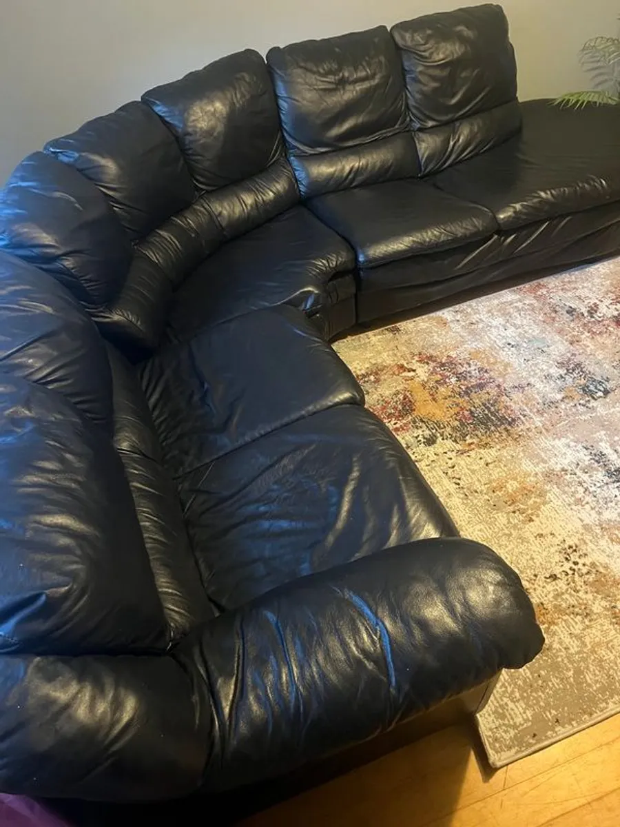 Black leather couch - Image 3