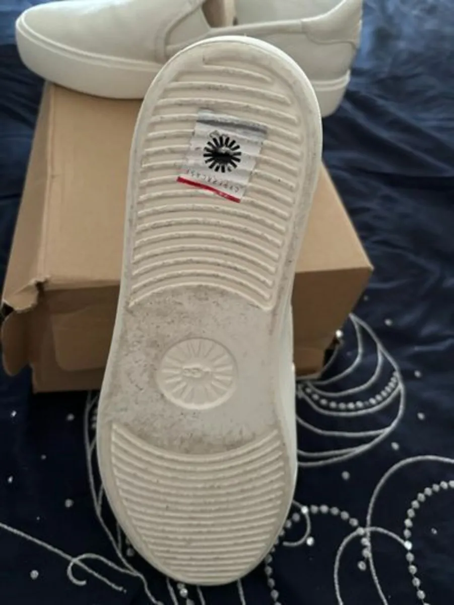 Womens white leather UGGs 8UK 41EU - Image 3