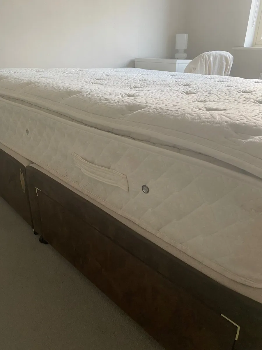 5 foot Bed base and mattress - Image 1
