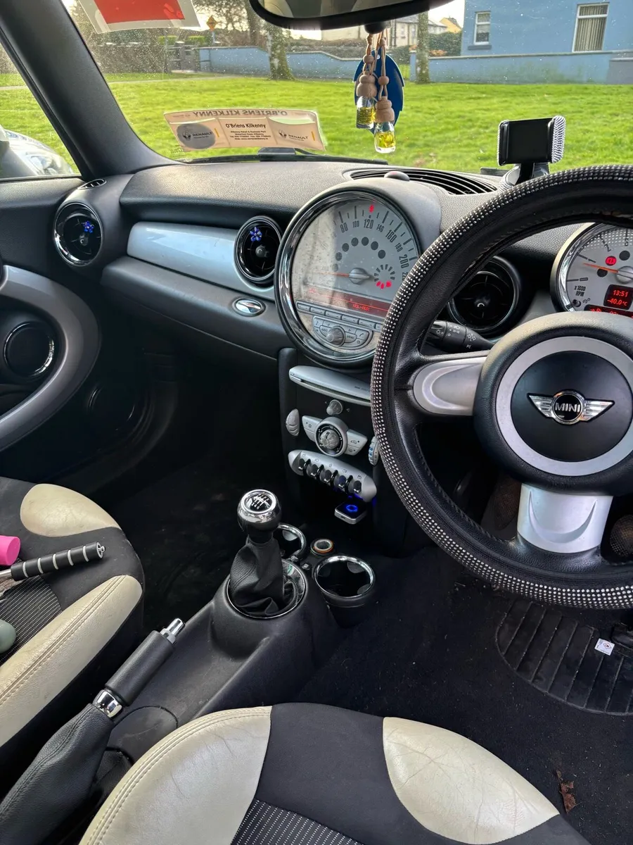 Mini Cooper - Image 2