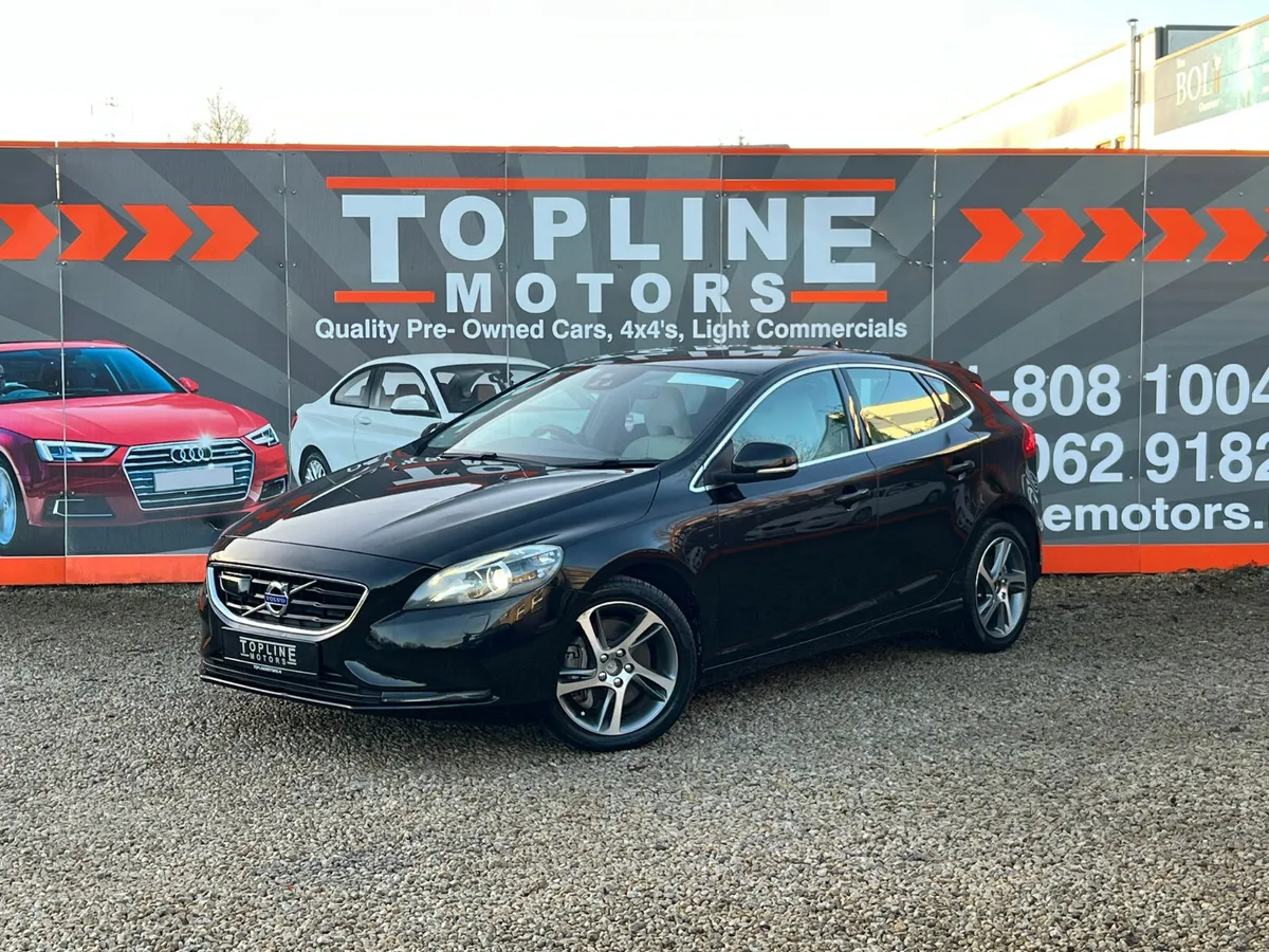 ==STUNNING LOW KMS/FULL LEATHER//AUTO== - Image 3