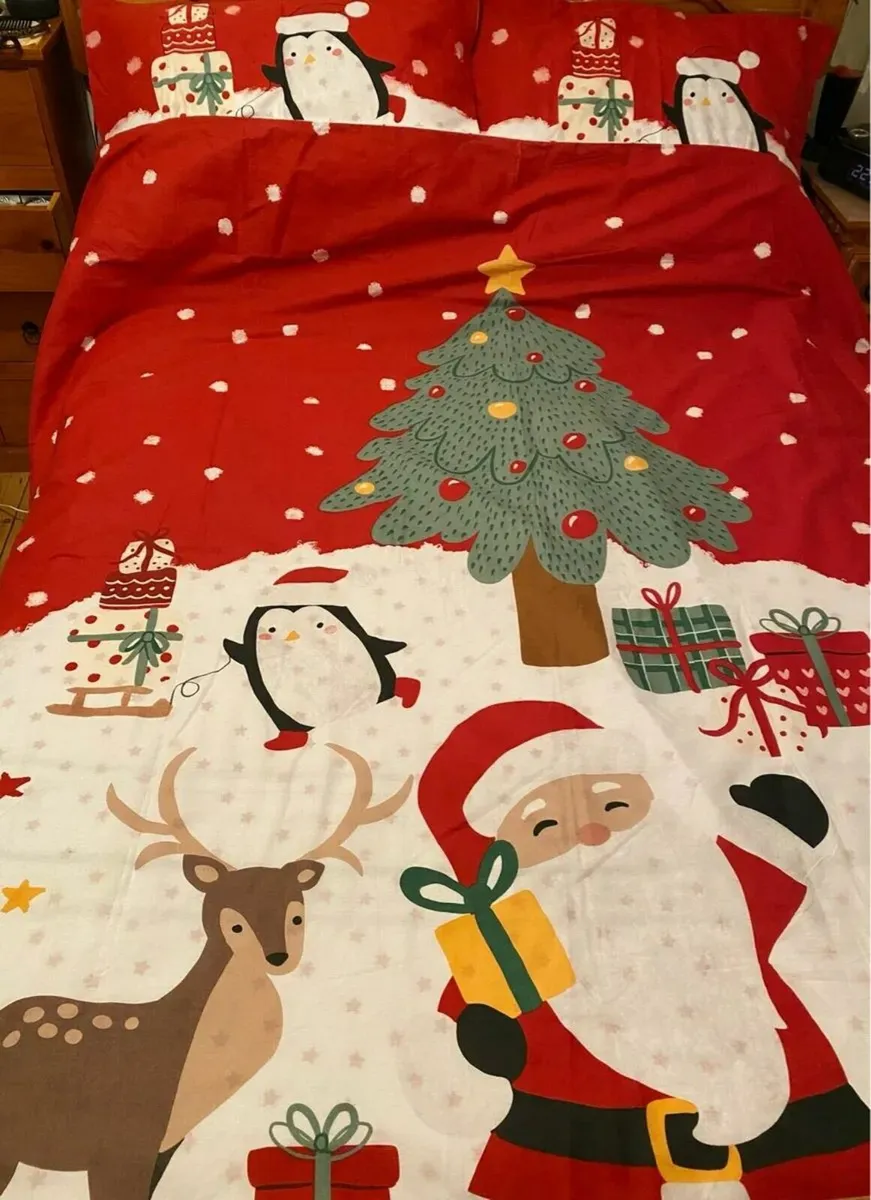 BRAND NEW Christmas Double Duvet and Pillowcases - Image 2