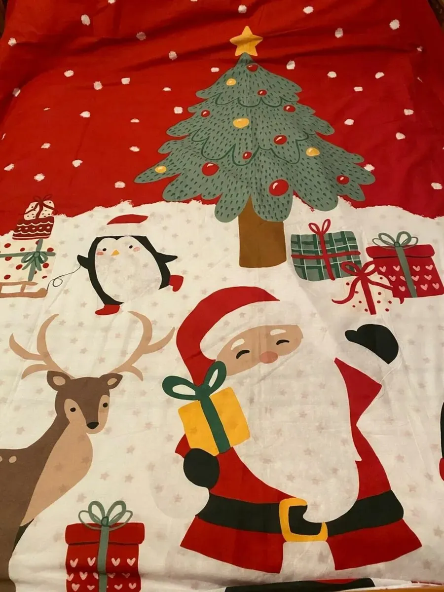 BRAND NEW Christmas Double Duvet and Pillowcases - Image 1