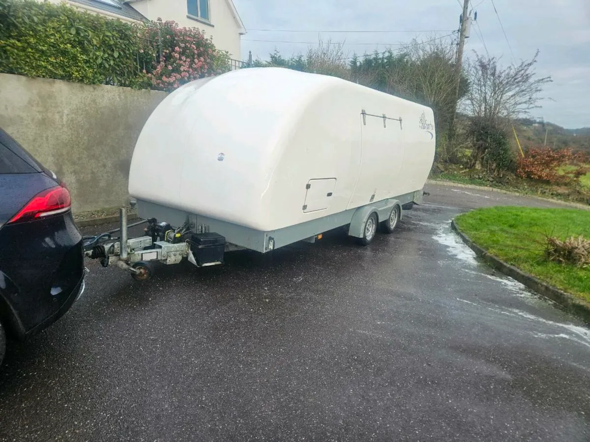 Shuttle trailer PRG - Image 1