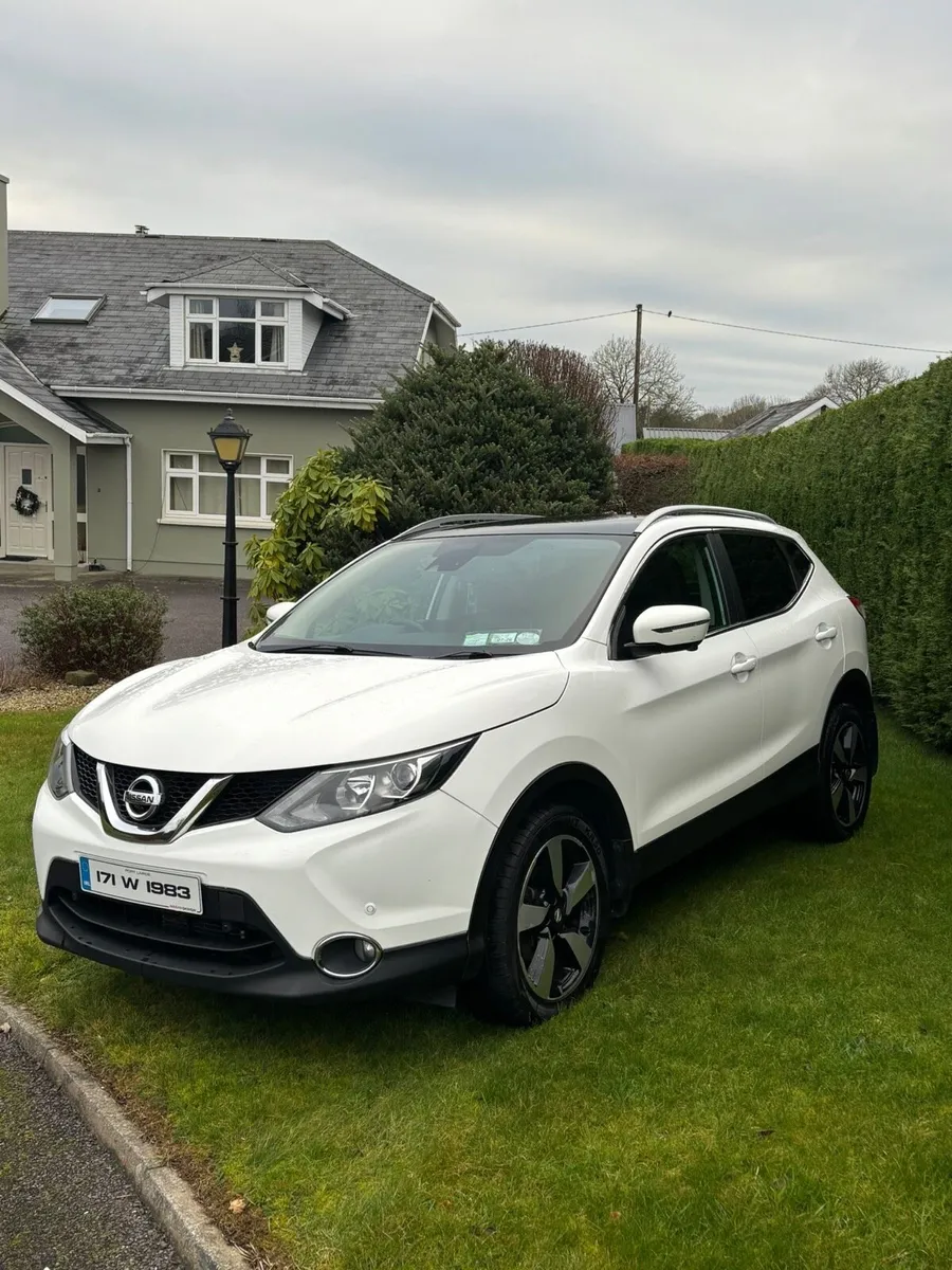 Nissan Qashqai Automatic - Image 2