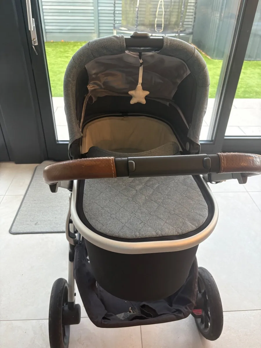 Uppababy/Cybex complete Travel System - Image 2