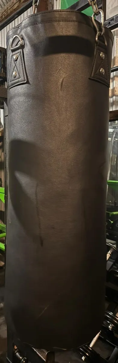 Heavy Punch Bag – Excellent Condition (Black) New - Image 1