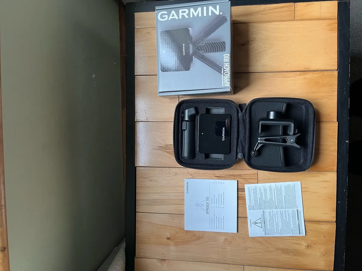 Garmin Approach R10 Portable Golf Launch Monitor - Image 2
