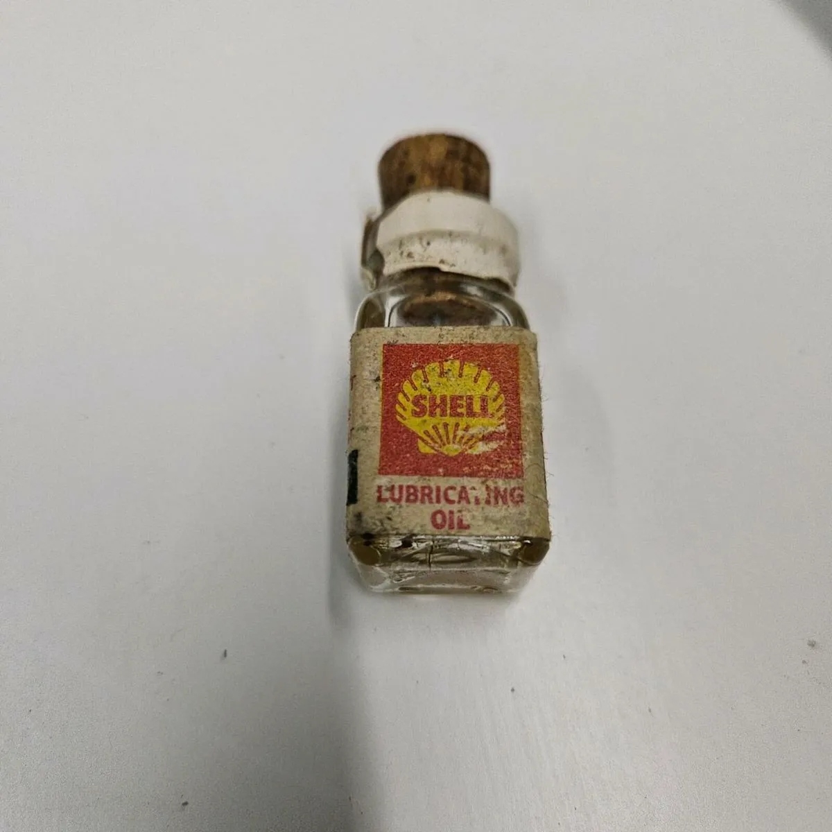 Shell oil bottle - Image 1