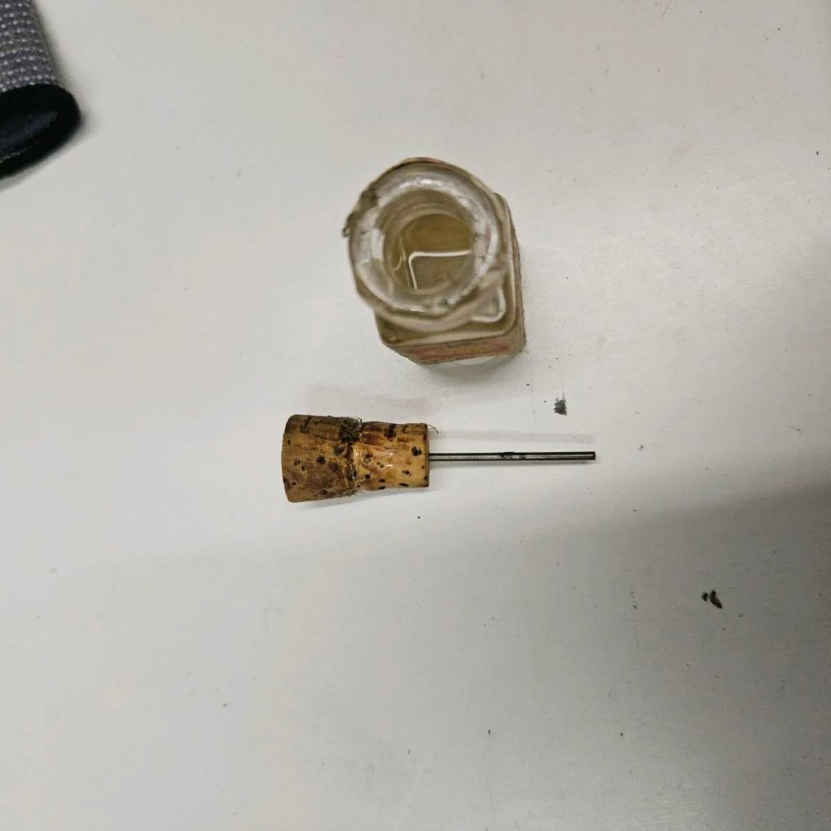 Shell oil bottle - Image 4