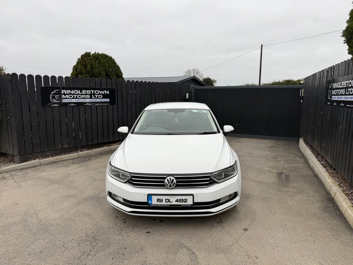 Volkswagen Passat 2015 - Image 2