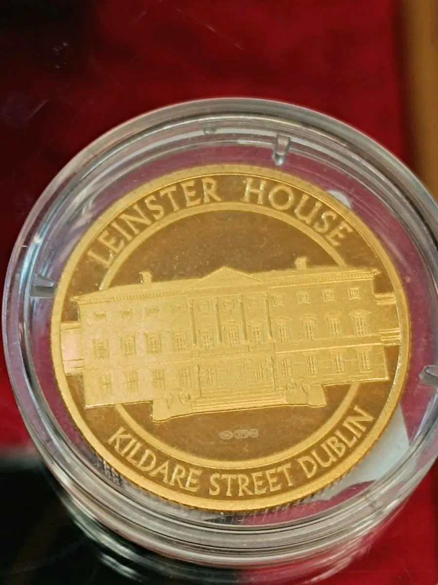 9k Gold Leinster House Coin - Image 3