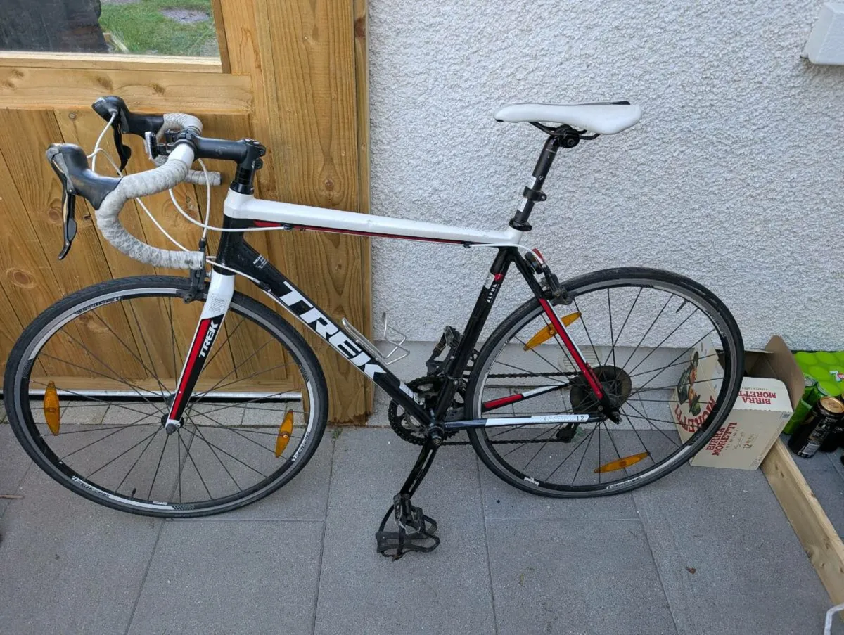 Trek 1.2 56cm road bike mens - Image 1