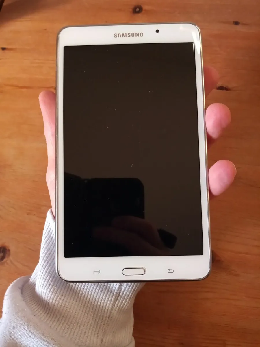 Samsung Tablet 7 - Image 3