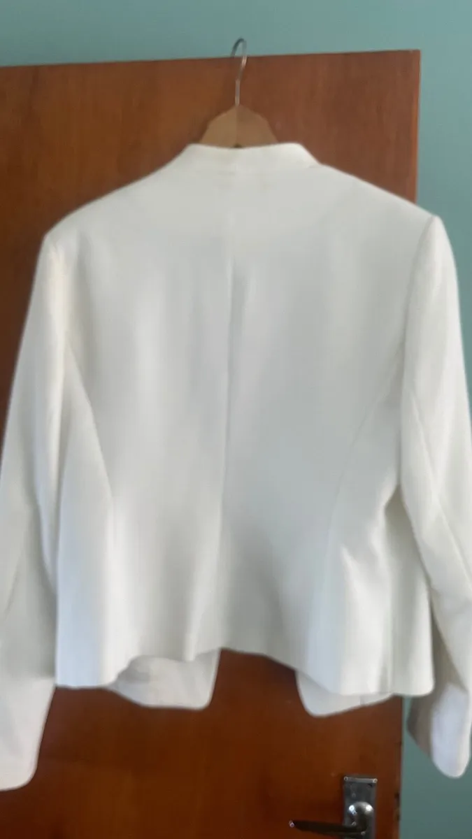 White blazer - Image 3