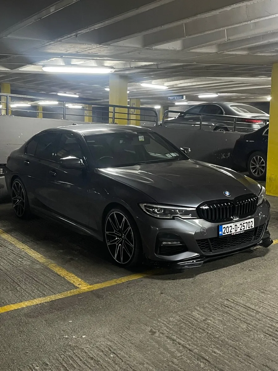 2020(202) BMW 330e M-SPORT - Image 2