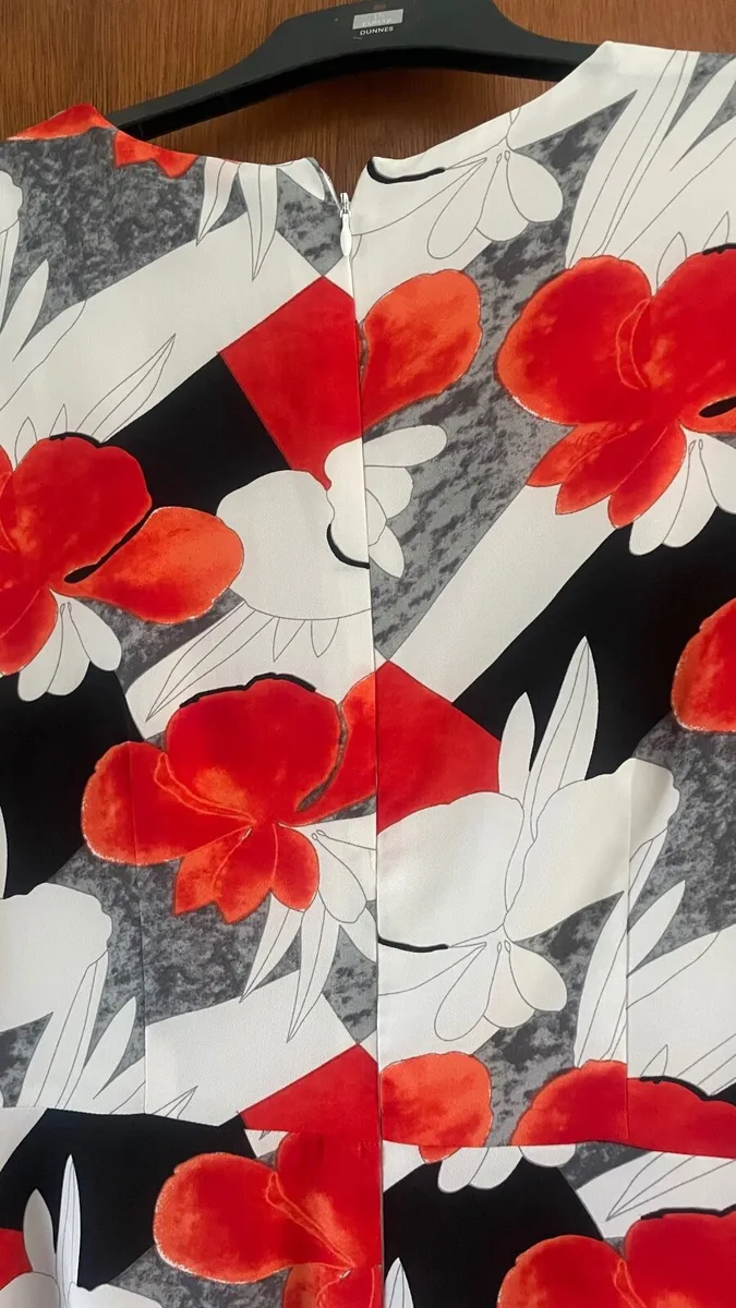 Womens dress - Image 2