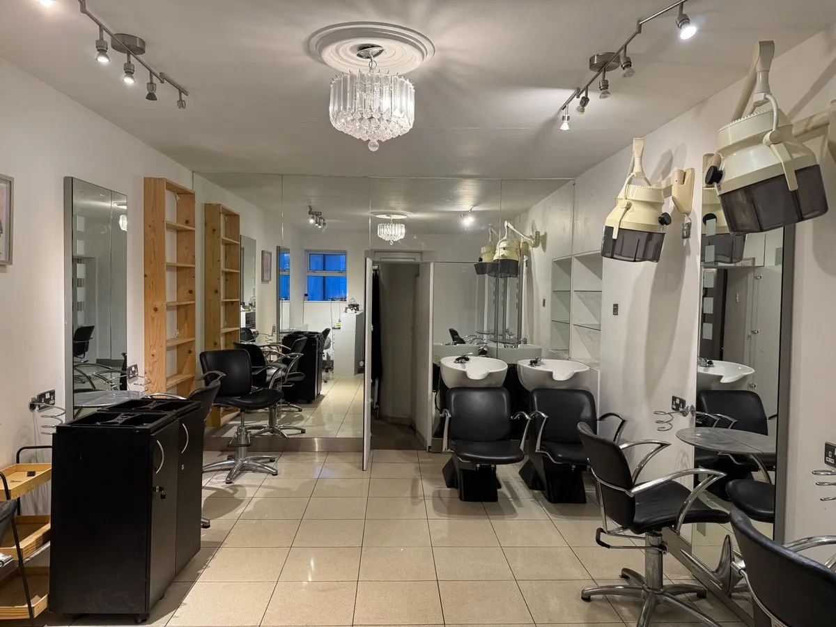 Hair Salon equipment - Image 1