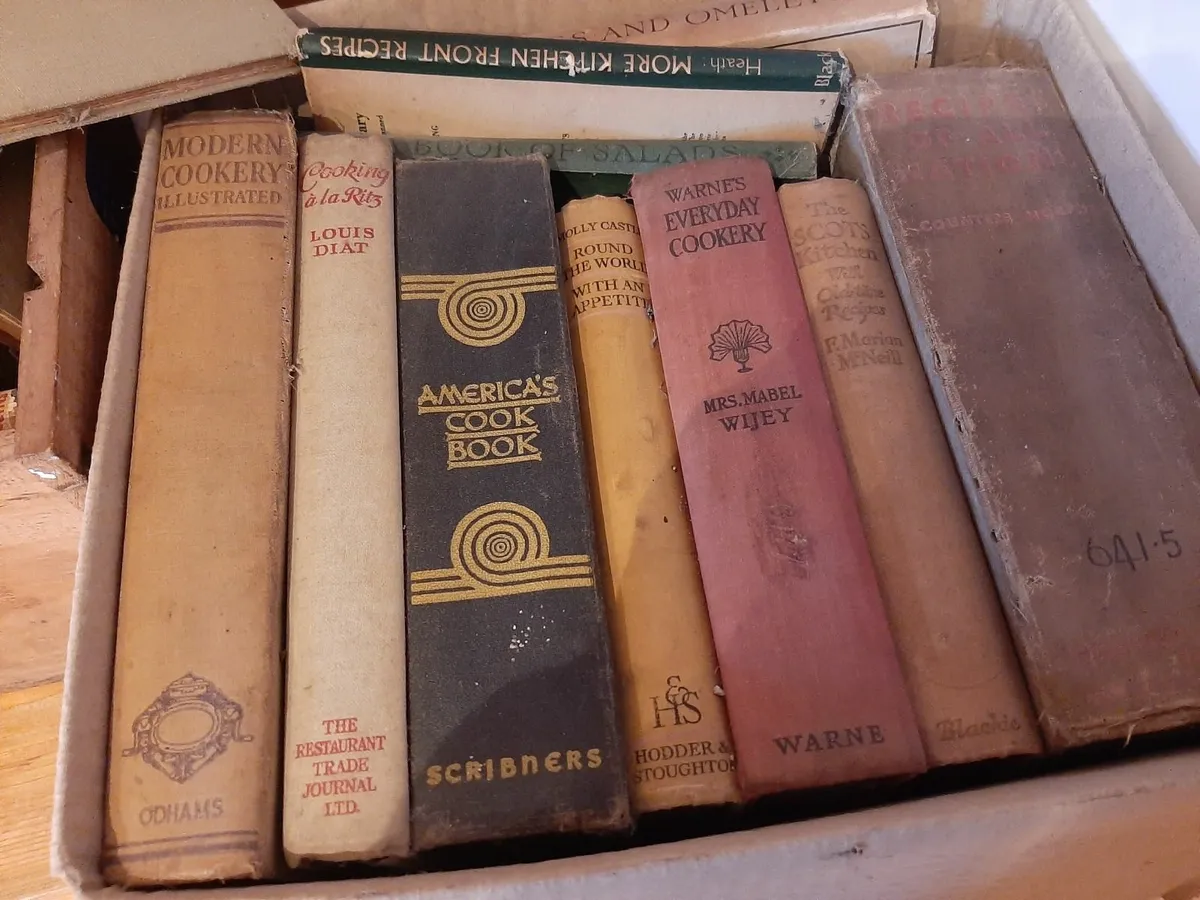Old cook books - Image 3