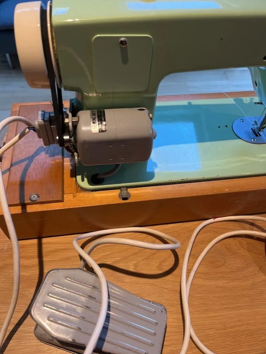 Sewing Machine - Image 4