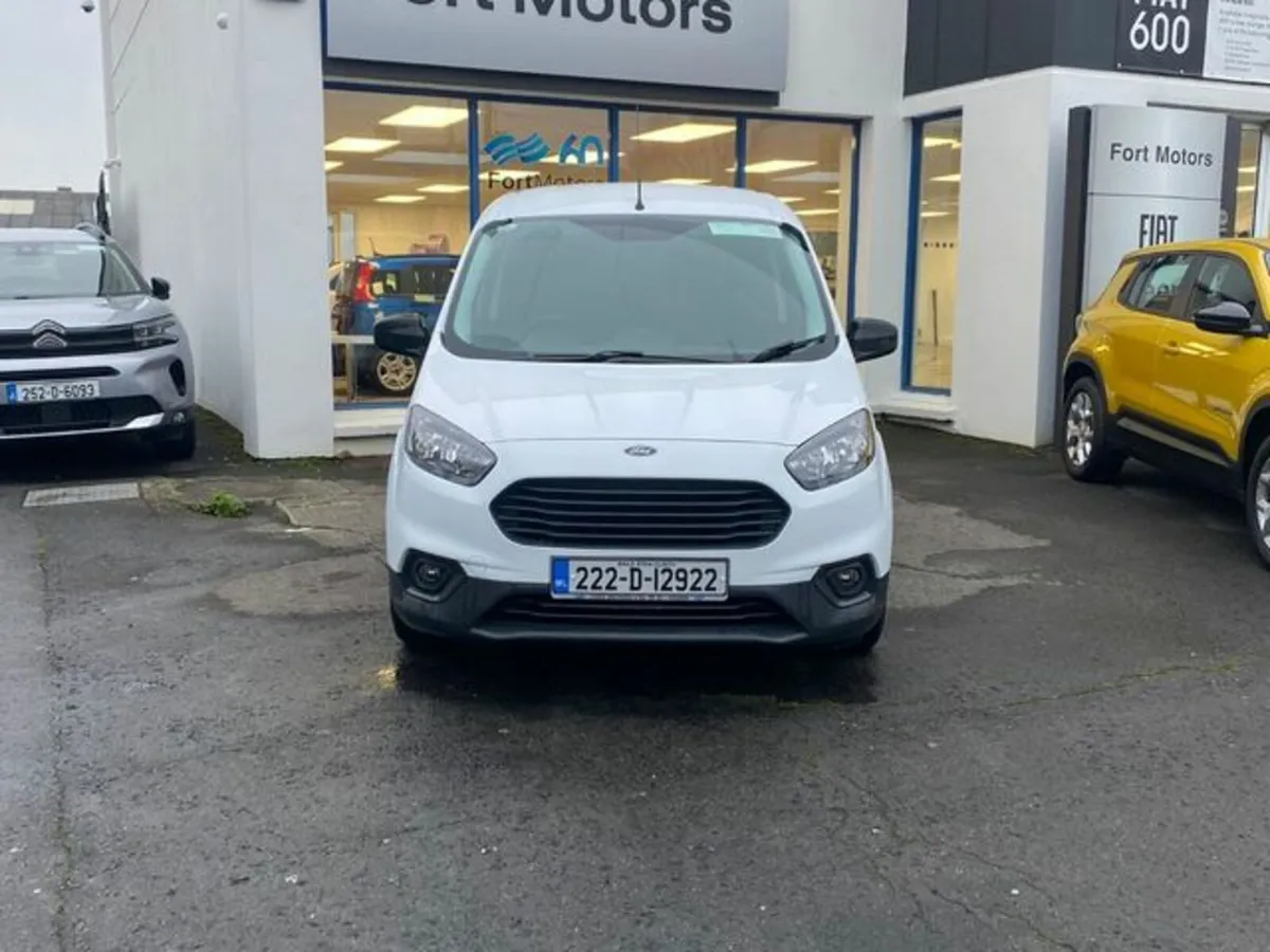 Ford Transit Courier Trend 1.5TD 100PS M6 3DR - Image 2