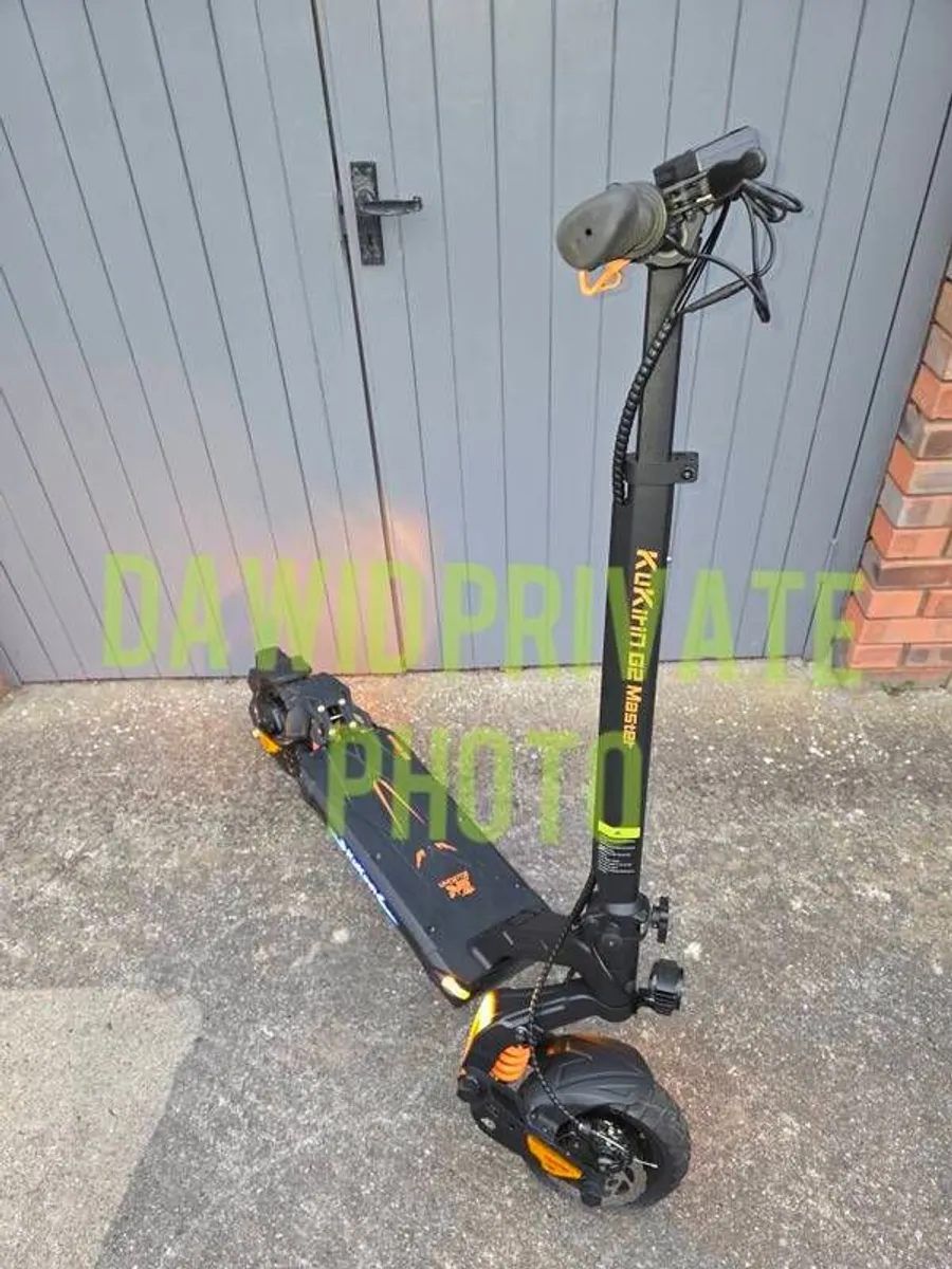 Electric scooter ,kukirin G2 Master,2024 version, 6 months warranty - Image 3
