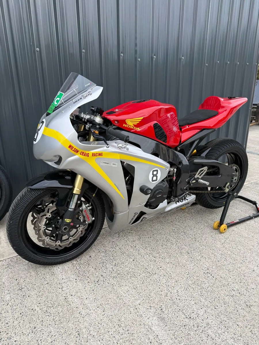 Honda CBR 1000rr - Image 2