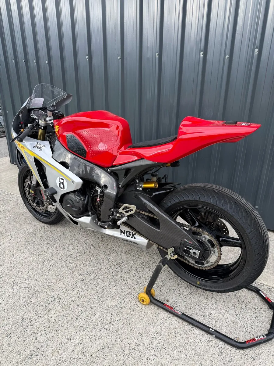 Honda CBR 1000rr - Image 3