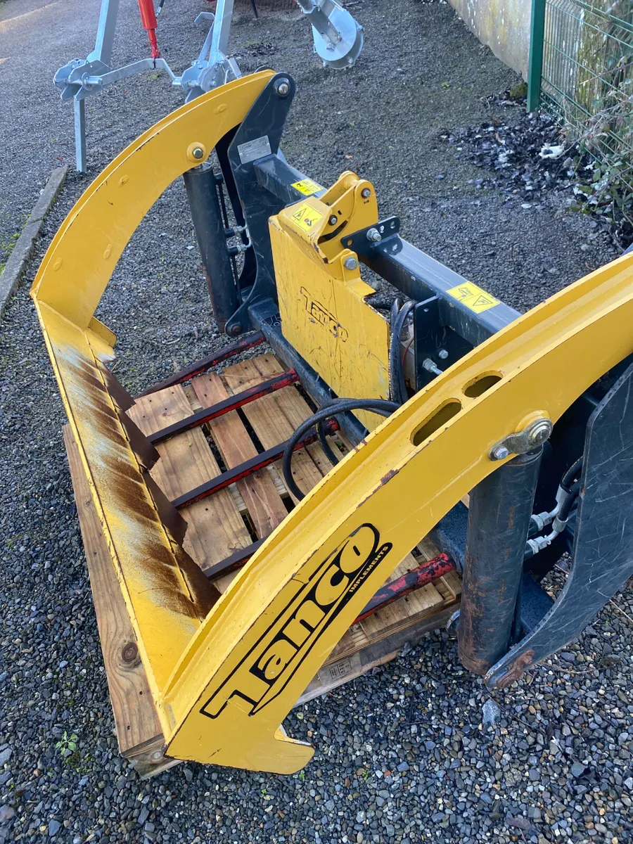 Bale splitter - Image 2