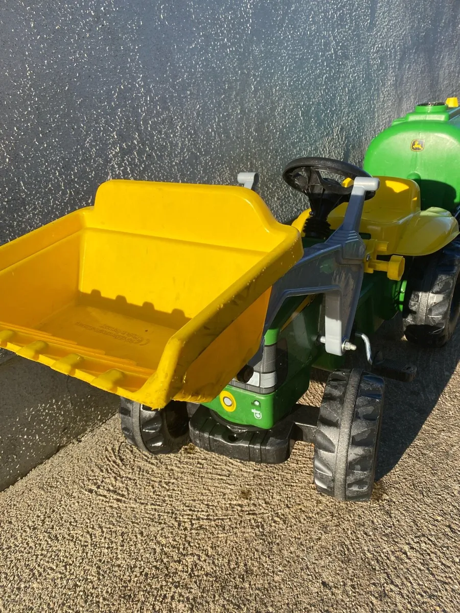 Toy tractor with slurry tank and little trailer - Image 2