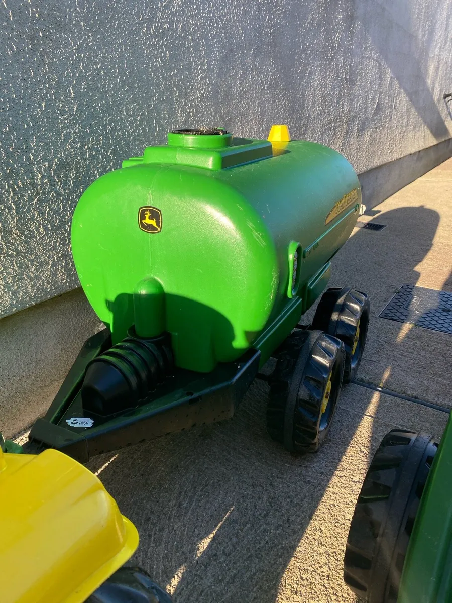 Toy tractor with slurry tank and little trailer - Image 3