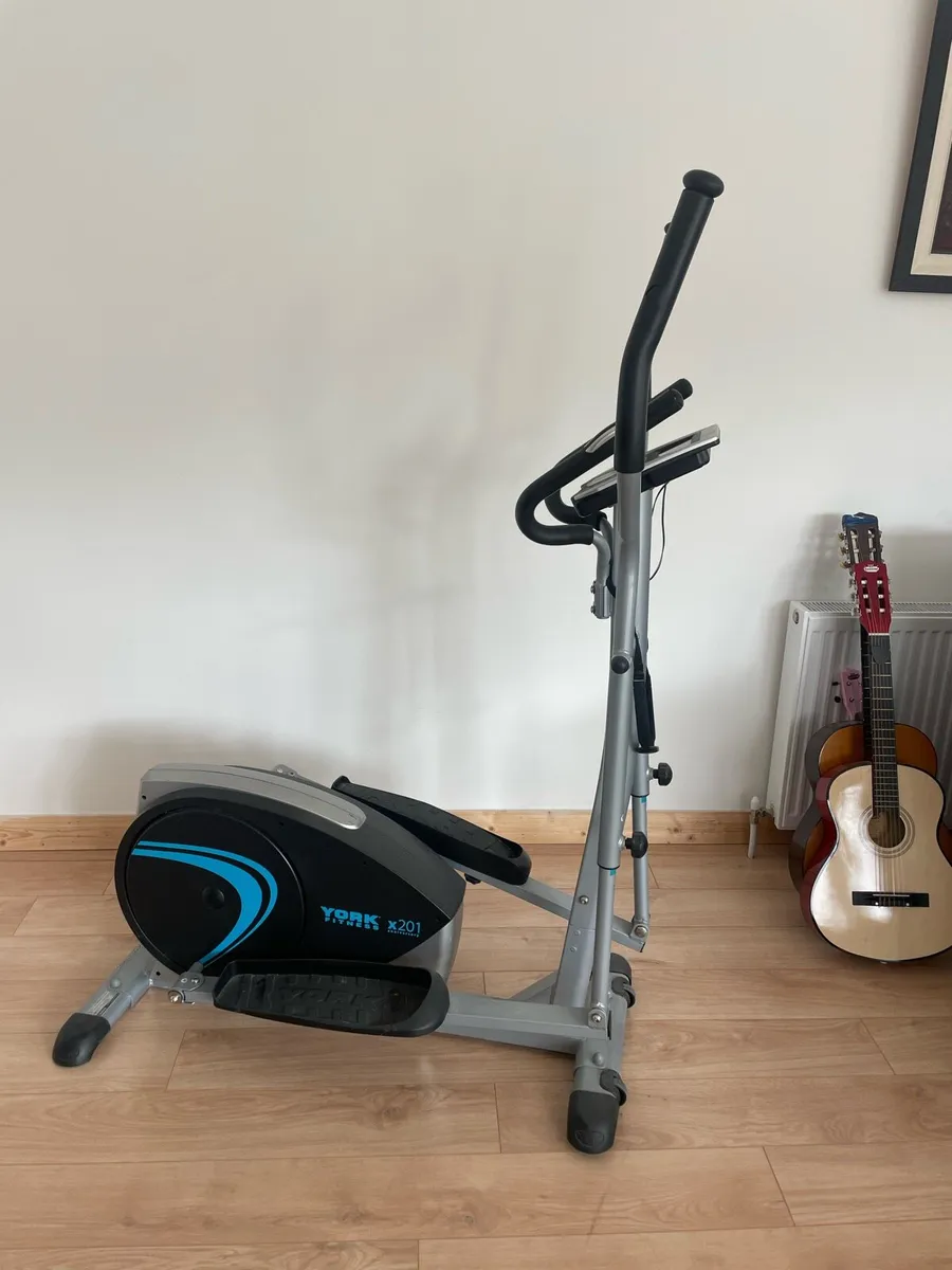 Cross Trainer - Image 1