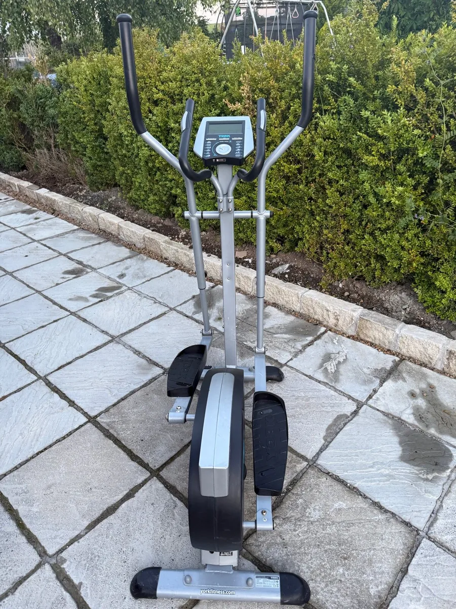 Cross Trainer - Image 4