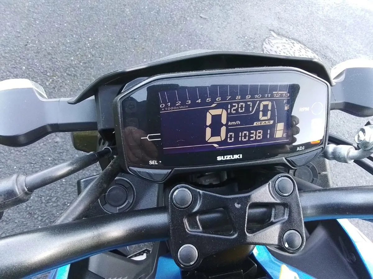 2023 Suzuki gsx-s 125cc - Image 4