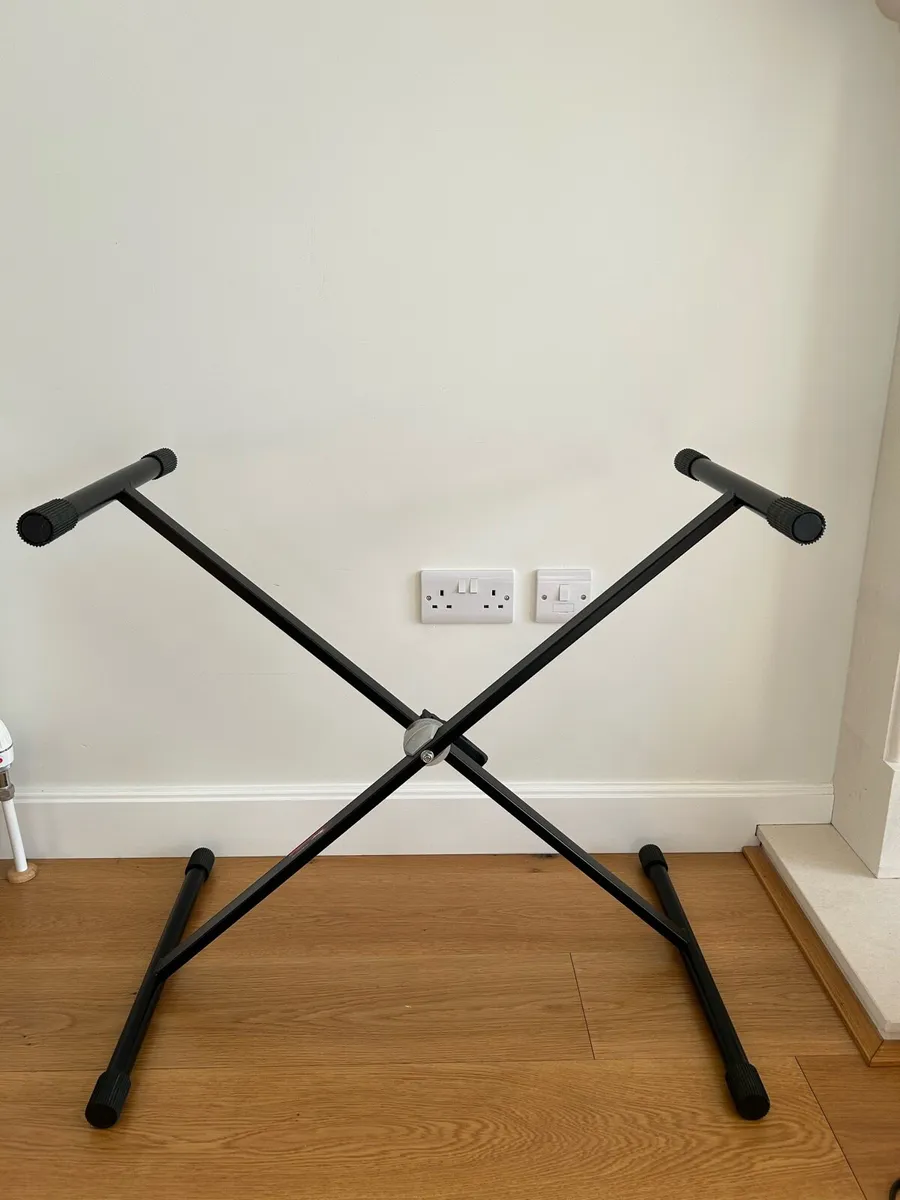 Apextone keyboard stand - Image 1